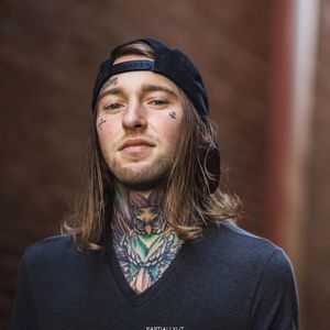 Meet your Posher, Demi